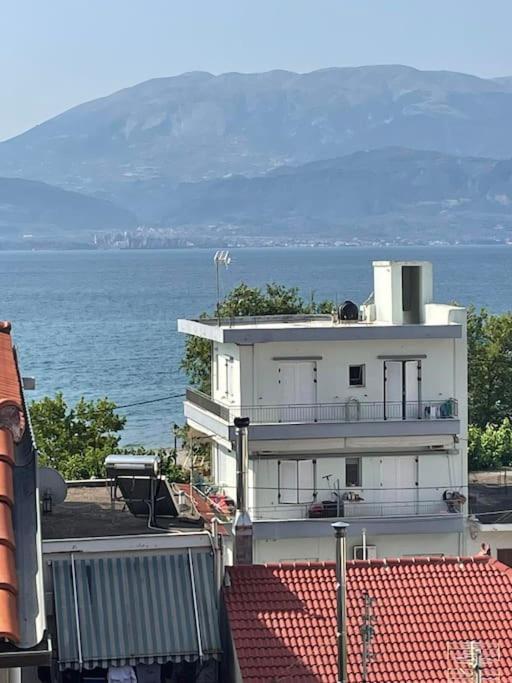 Διαμέρισμα Στη Ναύπακτο นาฟปาคตอส ภายนอก รูปภาพ
